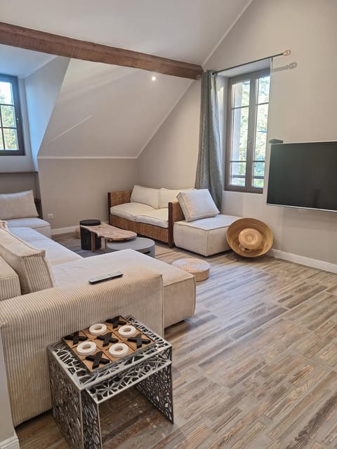 TV and multimedia, Living room, Seating area