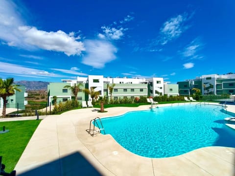 Day, Garden, Swimming pool, sunbed