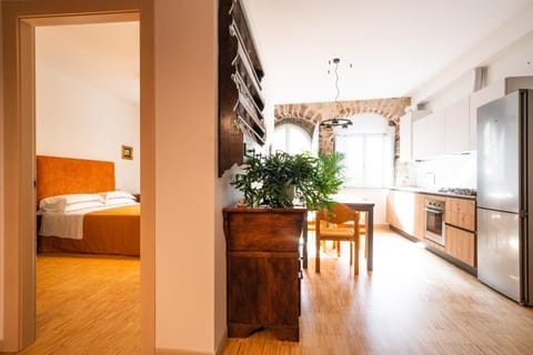 Bed, Kitchen or kitchenette, Living room, Photo of the whole room, Dining area, Bedroom, oven