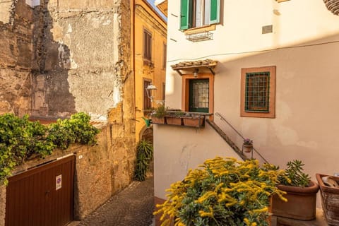 Accogliente Casa Antica, nelle vicinanze di Roma Apartment in Grottaferrata