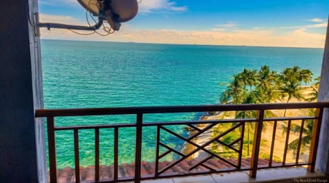 Day, View (from property/room), Balcony/Terrace, Beach, Sea view