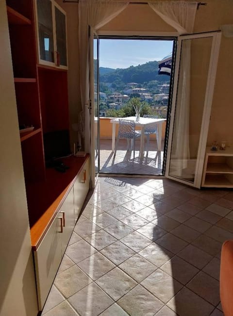 Monolocale 3 con terrazzo vista mare Apartment in Cavo