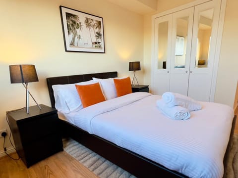 Bed, Photo of the whole room, Bedroom, towels, wardrobe