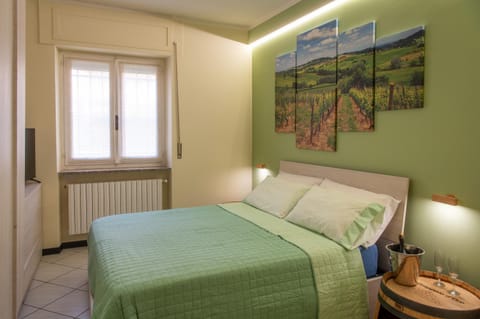 Bed, Photo of the whole room, Bedroom, internet