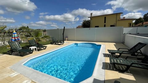 Pool view, Swimming pool, sunbed
