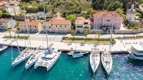 Property building, Bird's eye view, City view, Sea view