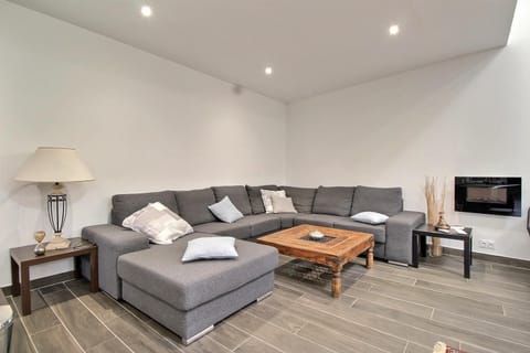 Le Monté Cristo Apartment in Marseille