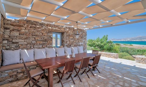 Property building, Balcony/Terrace, Living room