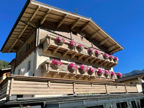 Property building, Balcony/Terrace