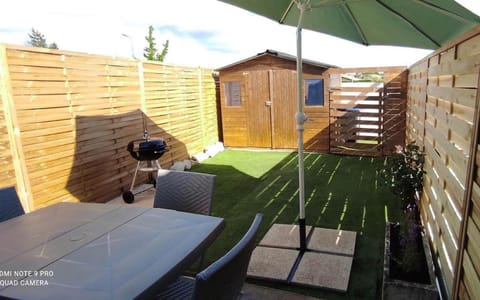 Patio, Garden