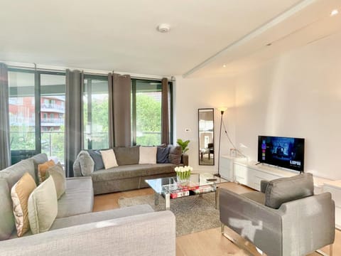 Property building, Communal lounge/ TV room, TV and multimedia, Living room, Seating area
