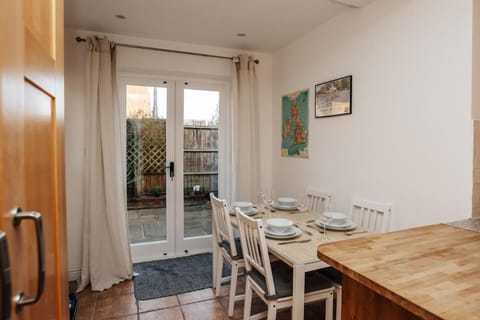 Rose Cottage - Central Henley House in Henley-on-Thames