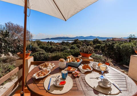 Patio, Day, Natural landscape, View (from property/room), Balcony/Terrace, Dining area, Sea view, Lunch