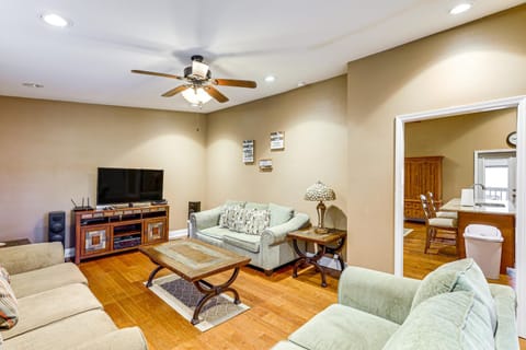 Oconee Lake House with Private Dock House in Lake Sinclair