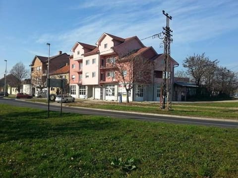 Double Lux Aparrment A1 in Pancevo Apartment in Vojvodina