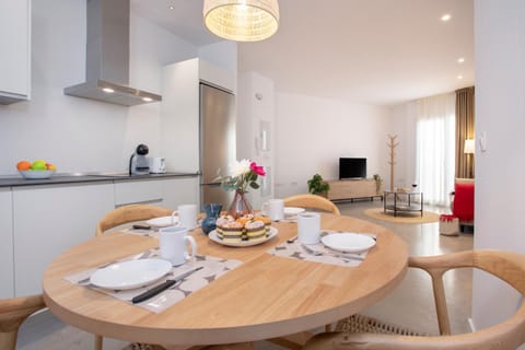 TV and multimedia, Kitchen or kitchenette, Living room, Dining area