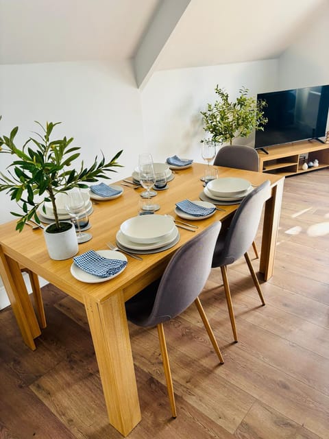 TV and multimedia, Dining area, Evening entertainment