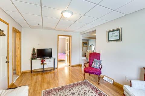 1 Mi to Downtown Welcoming Winona Duplex Apartment in Winona