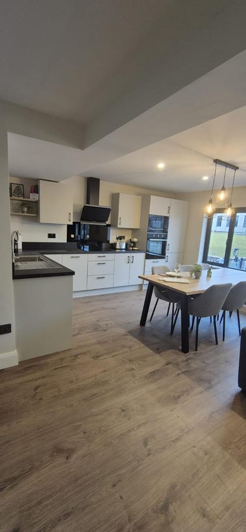 Kitchen or kitchenette, kitchen