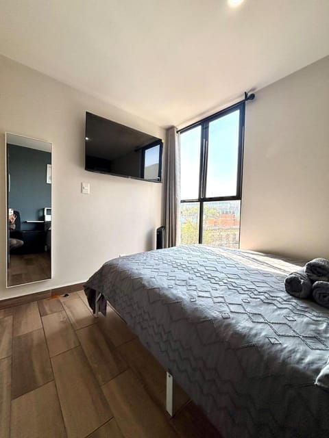 Bed, TV and multimedia, Bedroom