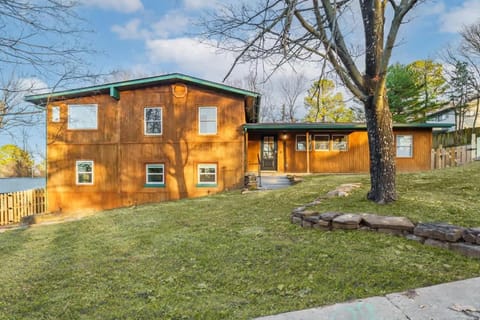 Nanna's Blessing-Walkable to UofA Campus-Spacious House in Fayetteville