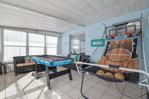 Canalfront Bradenton home with Dock & Heated Screened In Pool House in Cortez