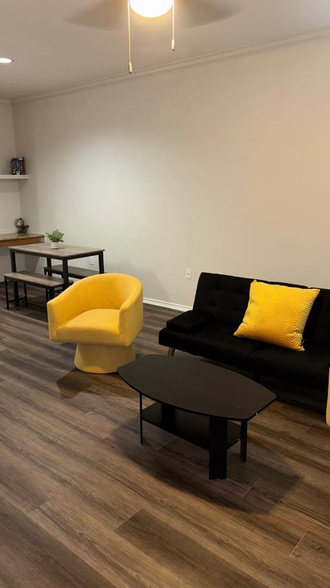 Hill Country Fairway Haven Apartment in Lakeway