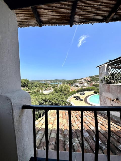 Natural landscape, View (from property/room), Balcony/Terrace, Pool view, Swimming pool