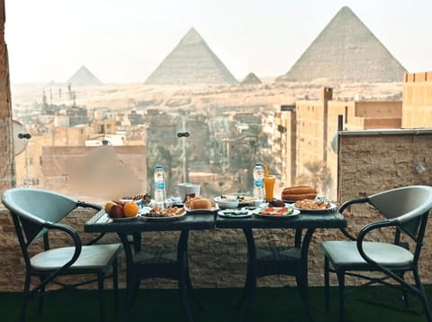 Day, Natural landscape, View (from property/room), Balcony/Terrace, Balcony/Terrace, Food and drinks, Seating area, Dining area, Food, City view, Mountain view, Breakfast