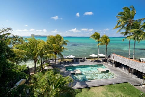 Nearby landmark, Beach, Pool view, Sea view, Swimming pool, sunbed