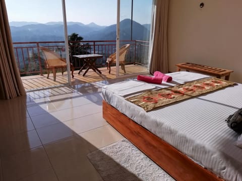 Bedroom, Mountain view