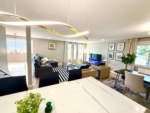 Living room, Seating area