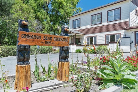 Cinnamon Bear Creekside Inn Bed and Breakfast in Sonoma