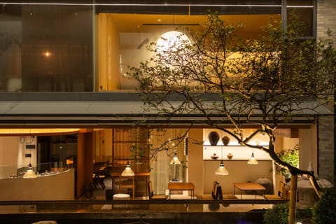 Restaurant/places to eat, Off site, Night, Breakfast, Inner courtyard view