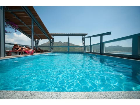 Nearby landmark, Day, Natural landscape, Balcony/Terrace, Sea view, Sea view, Swimming pool, Family, Family, sunbed