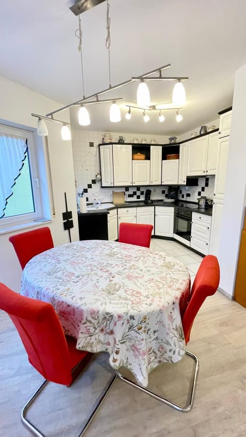 MBZ Monteurwohnung Altforweiler 4 ZKB Apartment in Saarlouis