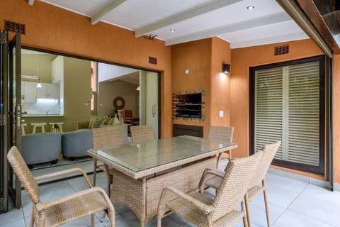 Patio, BBQ facilities, Seating area, Dining area