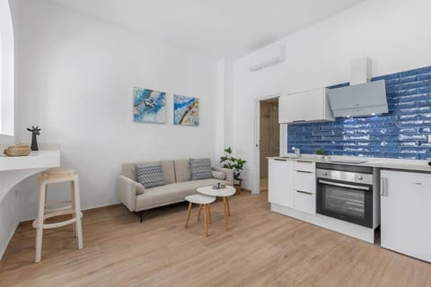 Kitchen or kitchenette, Living room