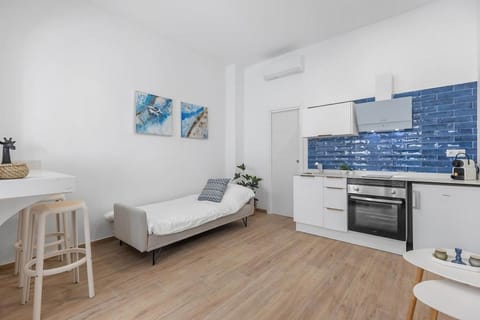 Bed, Kitchen or kitchenette