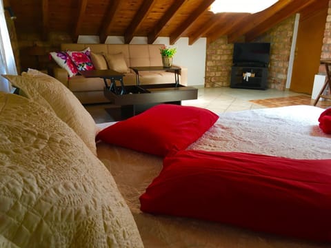 View (from property/room), Photo of the whole room, Decorative detail, Decorative detail, On site, Guests, Seasons, Family