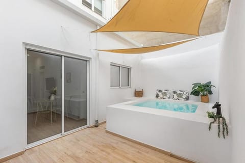 Balcony/Terrace, Swimming pool, Swimming pool