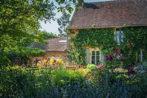 Property building, Spring, Garden view