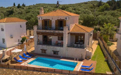 Property building, Patio, Spring, Day, Natural landscape, Mountain view, Pool view, Swimming pool, sunbed
