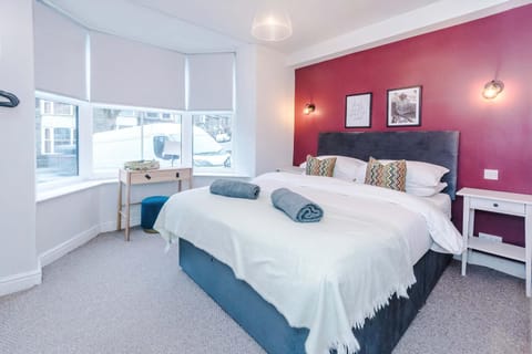Lincoln House 2 Bedroom Buxton by Assured Stays Apartment in High Peak District