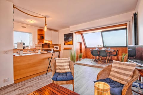 TV and multimedia, Living room, Sea view