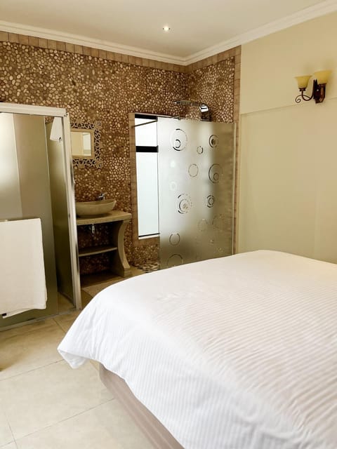 CasaCalme Guest House Villa in Cape Town