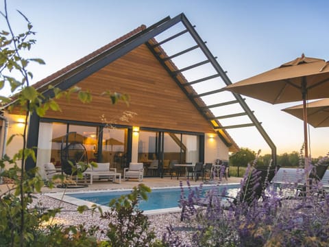 Property building, Day, Evening entertainment, Swimming pool