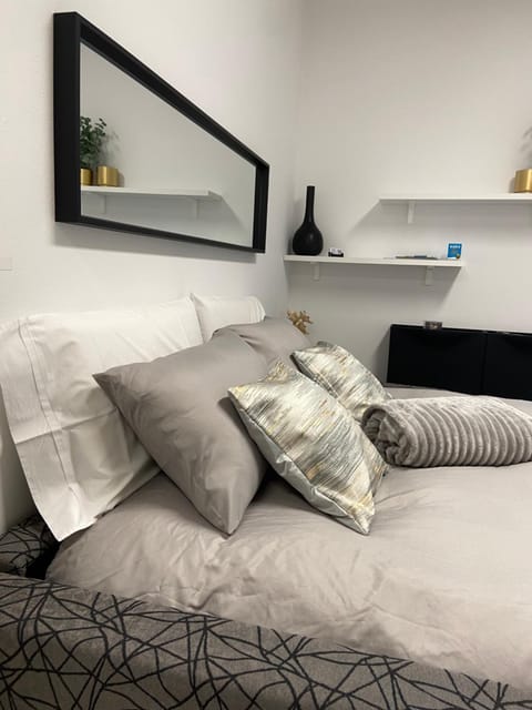 Bed, Bedroom