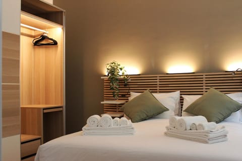 Bed, Bedroom, towels, wardrobe