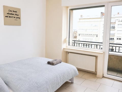 Bed, View (from property/room), towels, towels